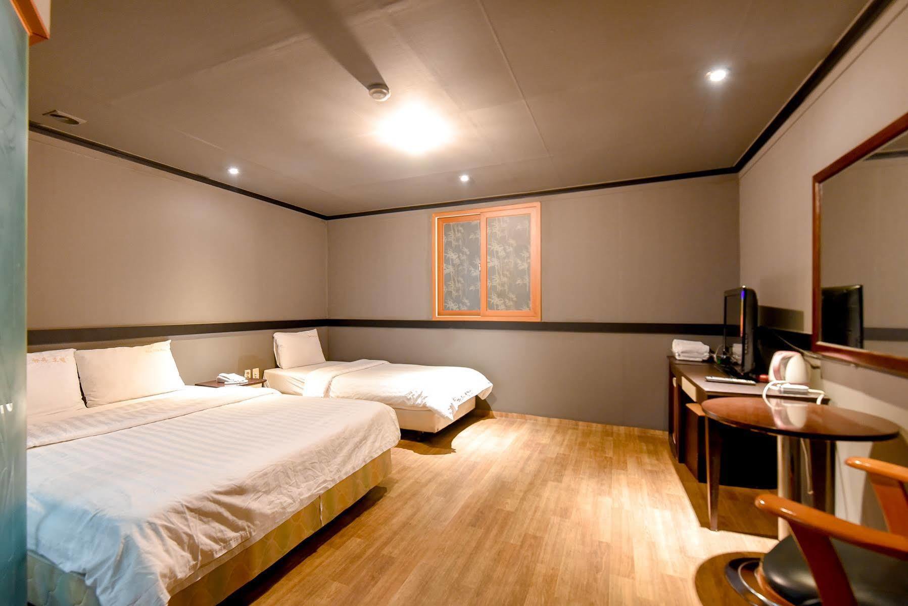 Casa Seorak Bed And Breakfast Sokcho Exterior photo